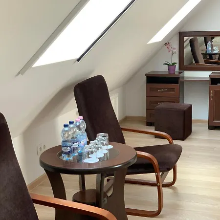 宾馆 Gosciniec Nad Narwia - Airport Modlin Kikoly