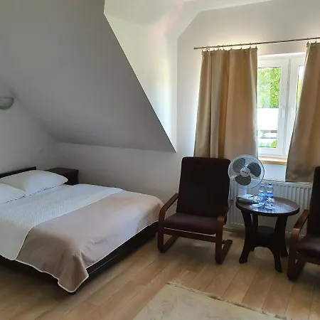 Gosciniec Nad Narwia - Airport Modlin 宾馆 Kikoly